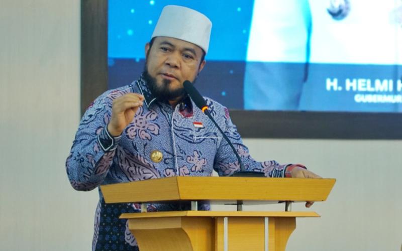 Gubernur Helmi Hasan