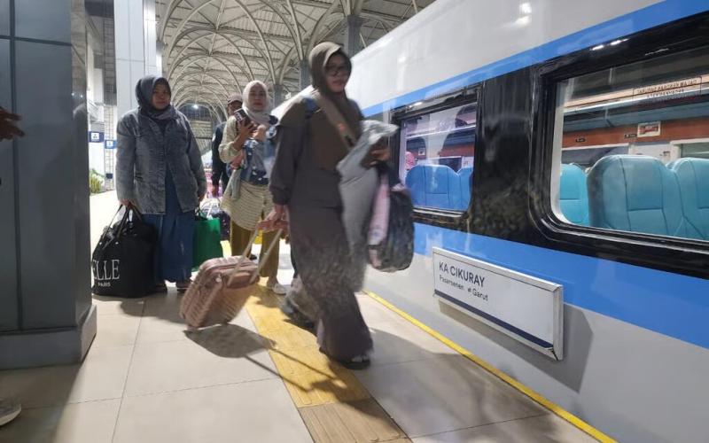 KA Cikuray Catat Okupansi 138 Persen dalam 10 Hari Operasi Rangkaian Baru