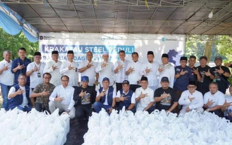Krakatau Steel Group Salurkan Daging Kurban untuk Masyarakat Cilegon