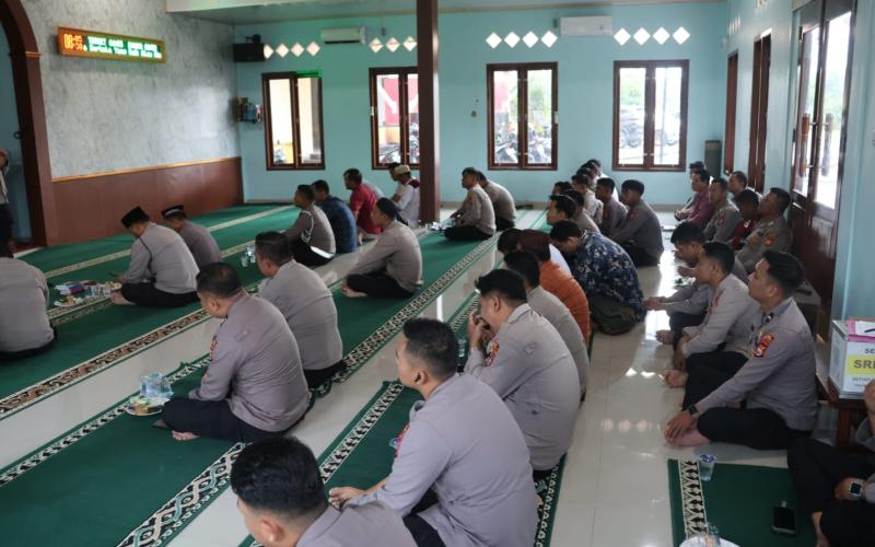 Polres Bengkulu Tengah Gelar Kegiatan Binrohtal Untuk Tingkatkan Karakter Dan Moral Personel