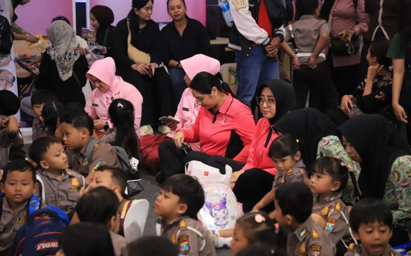 Polres Kediri Kota Gelar Wayang Karton Sarana Edukasi di HKGB ke-74 Tahun 2026