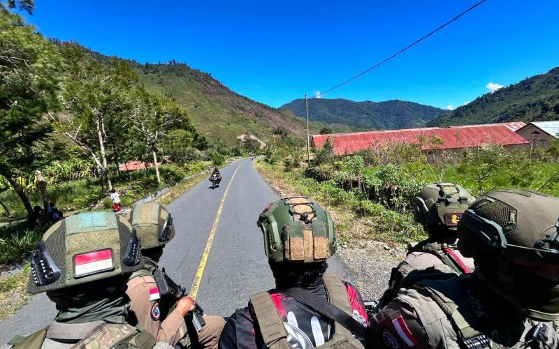 Satgas Damai Cartenz Perkuat Kedekatan dengan Warga melalui Patroli Dialogis di Talilime