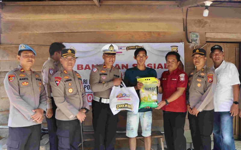 Polres Seluma Salurkan Bantuan Sosial kepada Warga Kurang Mampu
