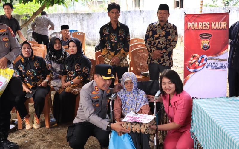 Polres Kaur Tembus Akses Terpencil Salurkan Bantuan Sosial untuk Warga Kurang Mampu