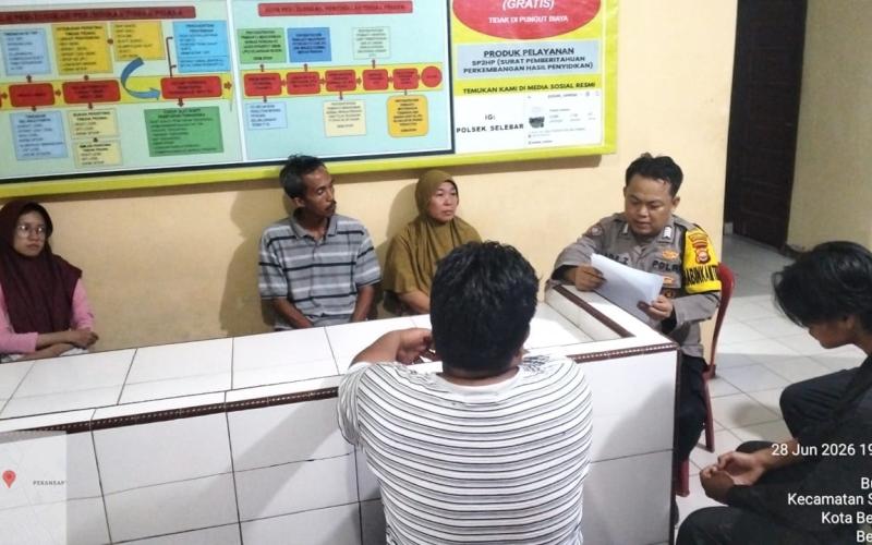 Problem Solving Bhabinkamtibmas Bumiayu Selesaikan Perselisihan Warga Secara Kekeluargaan