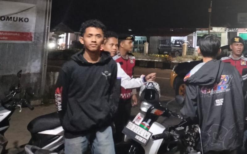 Polres Mukomuko Intensifkan Patroli Dialogis untuk Menjaga Kondusivitas Kamtibmas