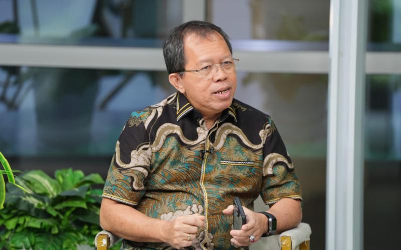 Guru Besar Tetap Bidang Ilmu Pemerintahan Sekolah Tinggi Ilmu Kepolisian (STIK)-PTIK, Prof. Dr. Drs. Albertus Wahyurudhanto, M.Si., 