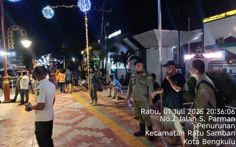Polsek Ratu Samban Monitoring Penertiban Pedagang Zona Merah di Belungguk Point
