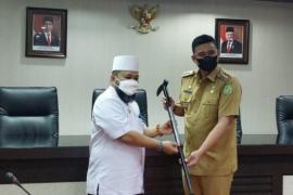 Walikota Bengkulu Helmi Hasan Sambangi Menantu Presiden RI Joko Widodo di Medan Open configuration options