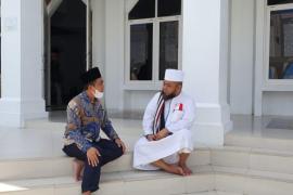 Canda Helmi Hasan di Masjid Terapung Bersama Wabup Terhebat di Dunia, Siapakah Dia?