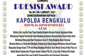 Kapolda Bengkulu Irjen Pol Guntur Setyanto M.Si menerima anugerah "Presisi Award" dari Lembaga Kajian Strategis Kepolisian Indonesia (Lemkapi)
