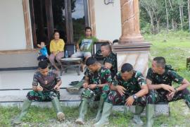 Personel TMMD Dihindangkan Kopi dan Makan Siang