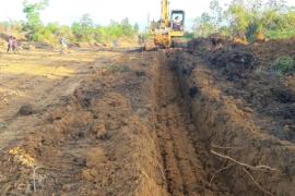 Satgas TMMD Kejar Target Gali Parit Badan Jalan di Sasaran Pokok TMMD Kelurahan Kampuri