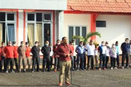 Bupati Bengkulu Utara Kerahkan Seluruh Jajaran Guna Capai Target Vaksinasi Jumat, 22/10/2021 - 13:40 Bupati perintahkan Jajaran Pemkab Bengkulu Utara geber vaksinasi saat apel pagi di Halaman Pemkab. Inews TV/Ismail Yugo Bupati perintahkan Jajaran Pemkab 