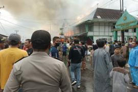 Si Jago Merah Lahap 4 Rumah Semi Permanen di Curup