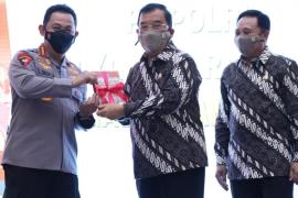 Kapolri : Buku Bhayangkara Sejati Mengabdi Tanpa Henti Jadi Renungan Polri untuk Jadi Lebih Baik