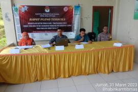 Bhabinkamtibmas Polsek Lebong Utara Hadiri Rapat Pleno Terbuka Rekapitulasi DPHP