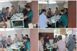 Sambangi Warga Kelurahan Kandang, Kanit Binmas Polsek Kampung Melayu Terima Keluhan Warga Tentang Tanah Timbunan 