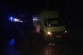 Quick Respon Polsek Padang Jaya Bantu Mengurai Kemacetan Arus Lalu Lintas