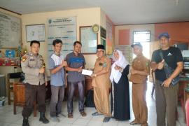 Bhabinkamtibmas Polsek Selebar, Dampingi Penyerahan Bantuan Pengobatan Kepada Warga yang Dirujuk ke RSCM 