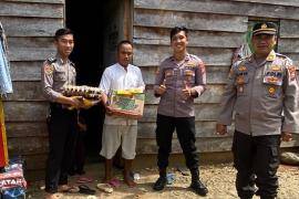 Sambut Hari Bhayangkara ke-77, Polres Kaur Gelar Bakti Sosial 