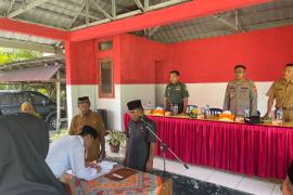Kapolsek Ketahun Hadiri Pelantikan Anggota BPD