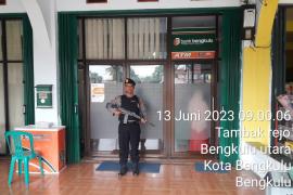 Cegah Krimanalitas di Obyek Vital, Anggota Polsek Padang Jaya Melaksanakan Pengamanan Bank
