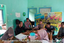 Kapolsek Kaur Tengah, Gelar Jumat Curhat di Desa Tanjung Baru Kecamatan Kinal 