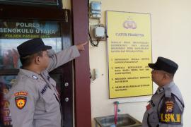 Piket SPKT Polsek Padang Jaya Lakukan Pengecekan Instalasi Listrik, Antisipasi Kebakaran Mako