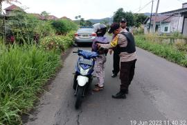 Antisipasi Tindak Kejahatan di Wilayah Hukum,  Polsek Curup Laksankan Razia Sajam dan Senpi