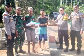 Respon Cepat, Sat Binmas Polres BS Datangi Warga yang Tertimpa Musibah Kebakaran