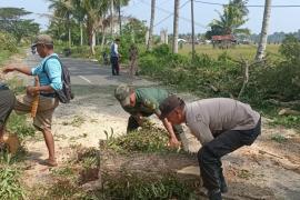Sambut Hari Bhayangkara Ke -77, Polsek Seginim Lakukan Baksos