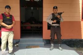 Personel Polsek Enggano Lakukan Pengamanan Gereja HKBP