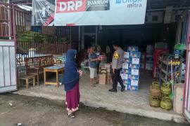 Bhabinkamtibmas Polsek Pino Raya, Sambang Monitoring Perkembangan Stok dan Harga Sembako 