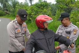 Gelar Pemeriksaan, Polsek Sindang Dataran Imbau Warga Tak Bawa Sajam