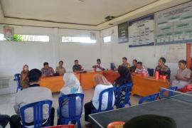 Kapolsek Lebong Atas dan Bhabinkamtibmas Hadiri Monev DD dan ADD di Desa Tik Teleu