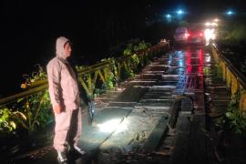 Patroli Antisipasi Banjir, Ini Pesan Kapolsek Giri Mulya