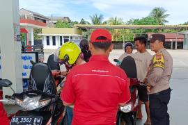 Patroli, Polsek Kota Pantau Distribusi dan Antrean BBM di SPBU Kutau
