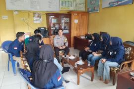 Jumat Curhat Bhabinkamtibmas, Mahasiswa Minta Dukungan dan Kelancaran Selama Kegiatan KKN di desa