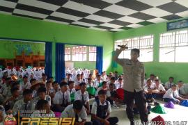 Ka SPKT dan Bhabinkamtibmas Polsek Pino Raya, Sosialisasi Tata Tertib Berlalu Lintas di SMAN 09 BS