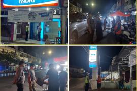 Sambangi Objek Vital, dan Pusat Keramaian Polsek Ratu Samban Gelar Patroli