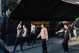 Polda Metro Jaya Siapkan Dapur Umum Bagi Pengungsi Korban Kebakaran di Kapuk Muara