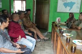 Bhabinkamtibmas Seginim Hadiri Rapat Rencana Pemanfaatan dan Pengelolaan Objek Wisata 