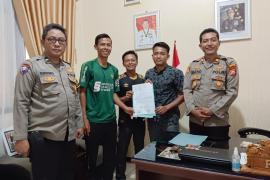 Pertandingan Sepak Bola Ricuh, Kapolsek Padang Jaya Pimpin Mediasi 