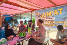 Polsek Ketahun Gelar Jumat Curhat Guna Mewujudkan Situasi Kamtibmas