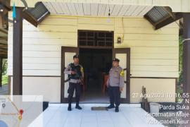 Personel Polsek Maje Laksanakan Pengamanan Ibadah Mingguan di Gereja 