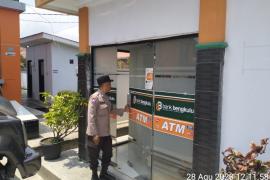 Patroli Keiling di Wilkum, Bhabinkamtibmas Polsek Kaur Selatan Sampaikan Pesan Kamtibmas
