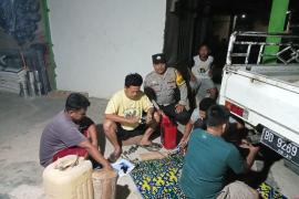 Sambang Warga, Bhabinkamtibmas Polsek Kotapadang Sampaikan Imbauan