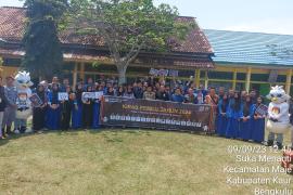 Polsek Maje Ikuti dan Lakukan Monitoring Sosialisasi Kirab Pemilu di SMAN 05 Kaur