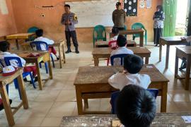 Police Goes To School, Bhabinkamtibmas Edukasi dampak Narkoba kepada Pelajar